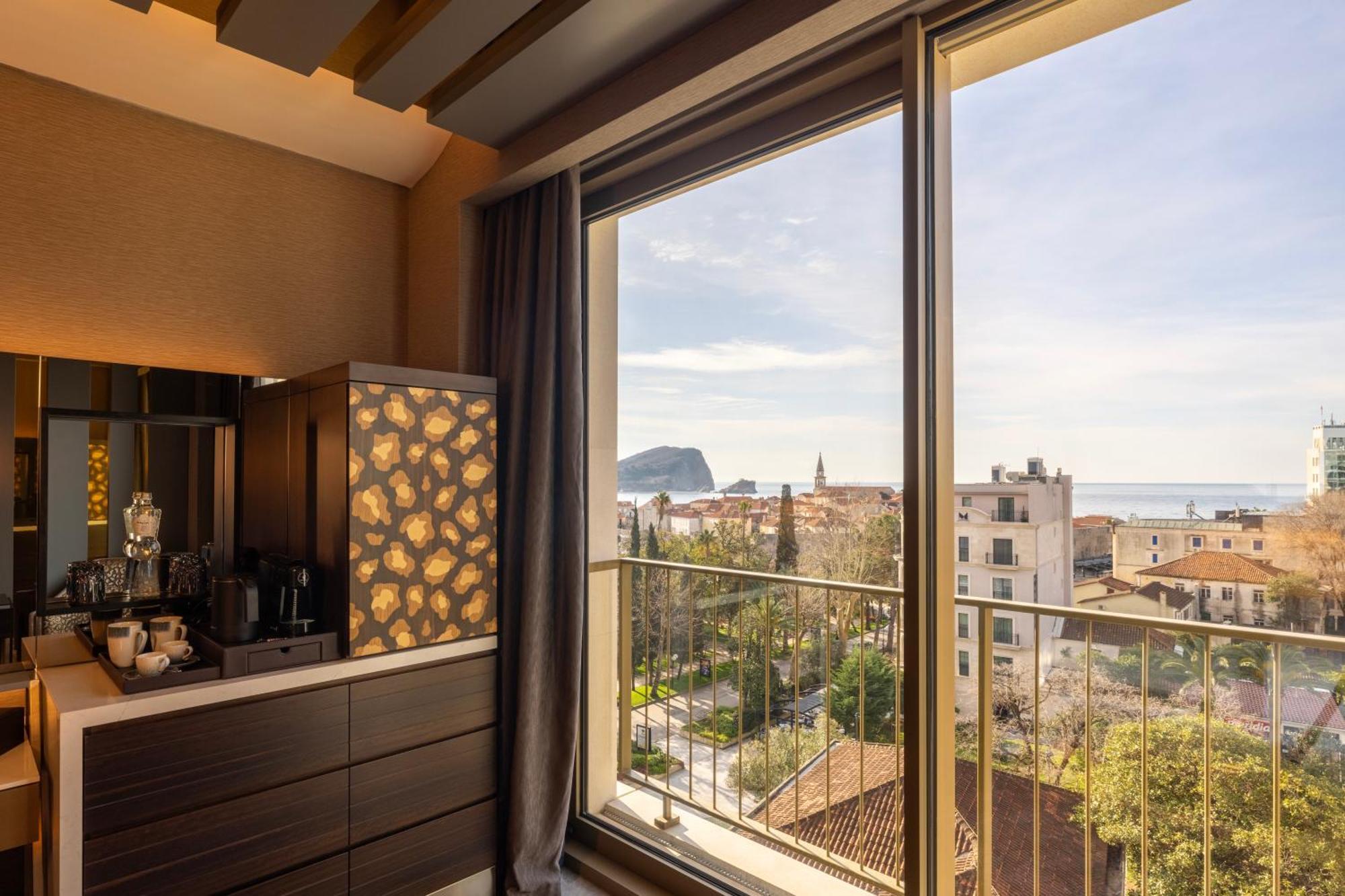 Merit Starlit Hotel & Residences Budva Exterior foto